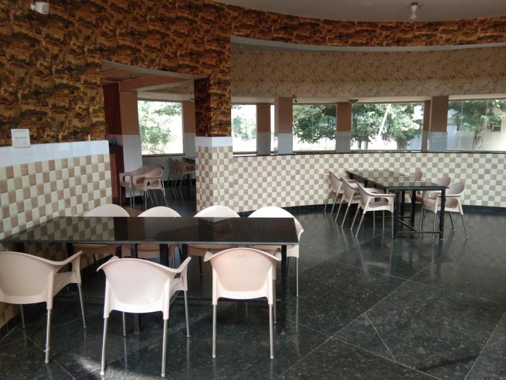 Kstdc Hotel Mayura Pavithra Yediyur Kunigal Екстериор снимка